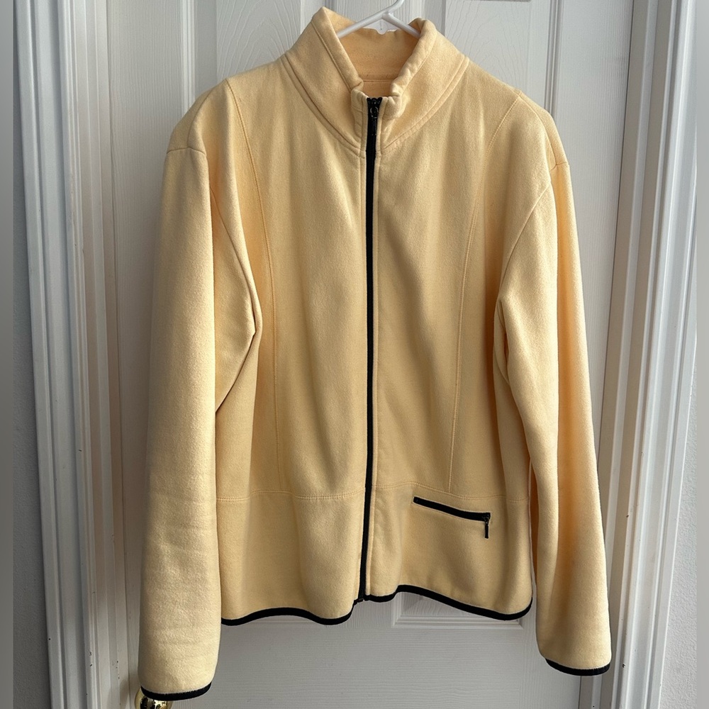 Gear for Sports Women’s yellow zippered sweatshirt